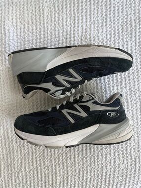 New Balance 990v5 Classic Navy Gray Sneakers